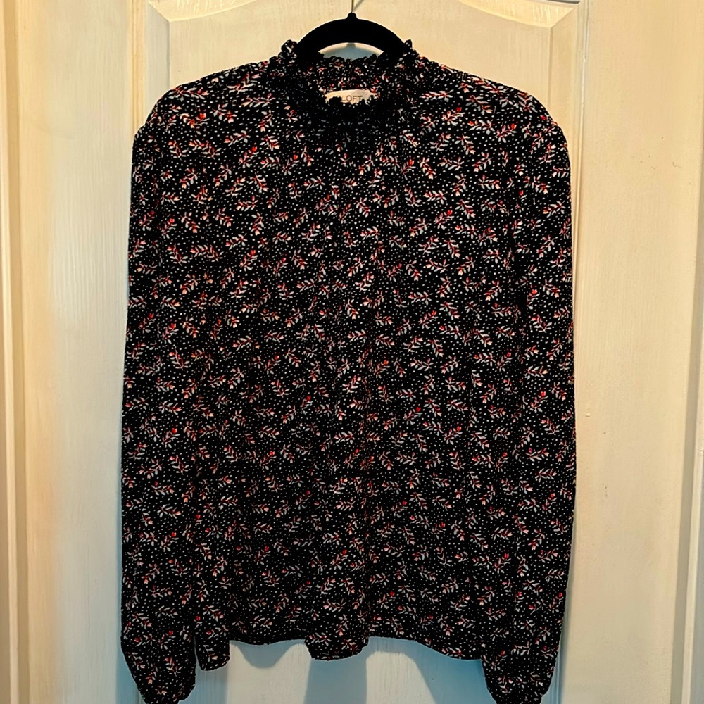 Loft turtleneck blouse puff sleeve stretchy feel